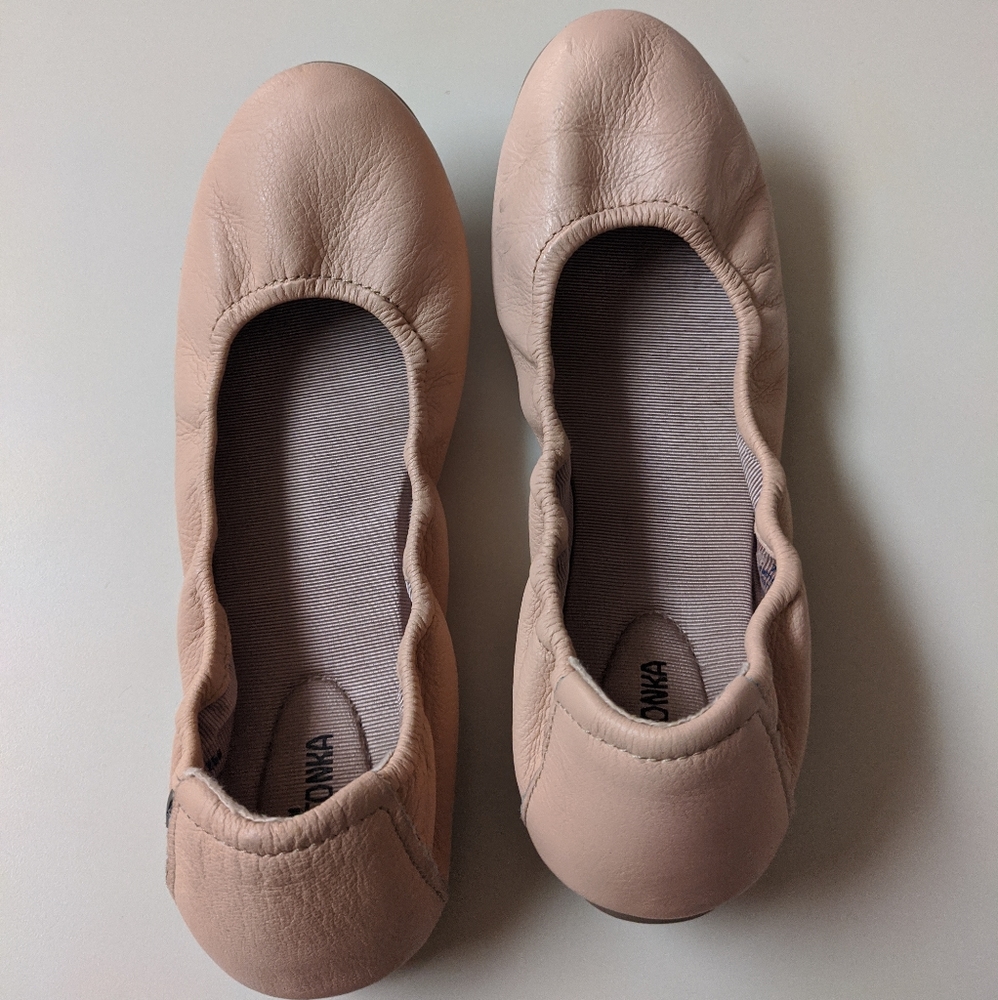 Minnetonka ballet flats